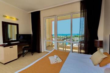 Номер-студио с видом на море в  DIT Majestic Beach Resort